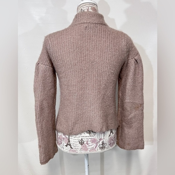 🛍️ROMEO & JULIET COUTURE Champagne beige knit sweater‎ size M - Picture 4 of 14